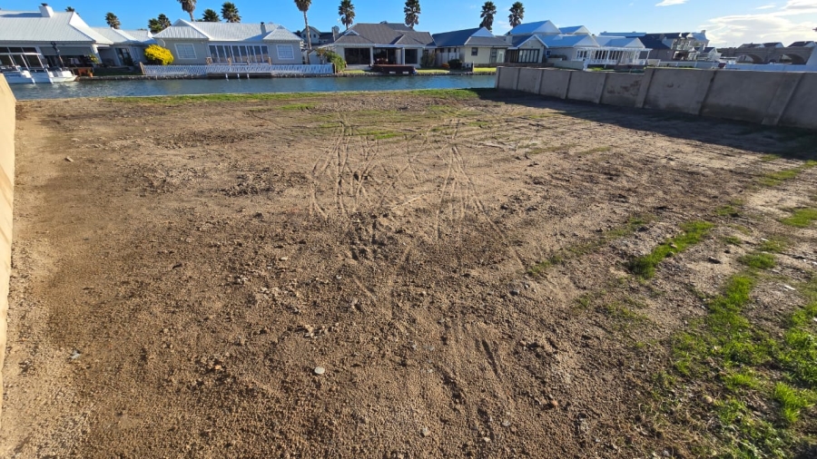 Commercial Property for Sale in Marina Martinique Eastern Cape